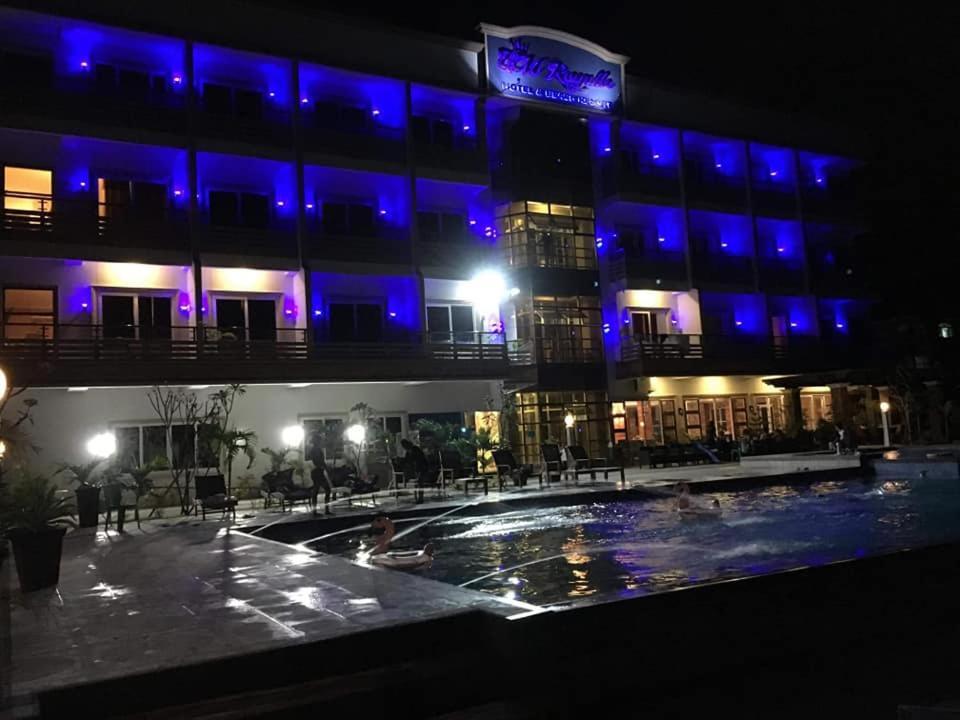 Em Royalle Hotel & Beach Resort San Juan  Esterno foto