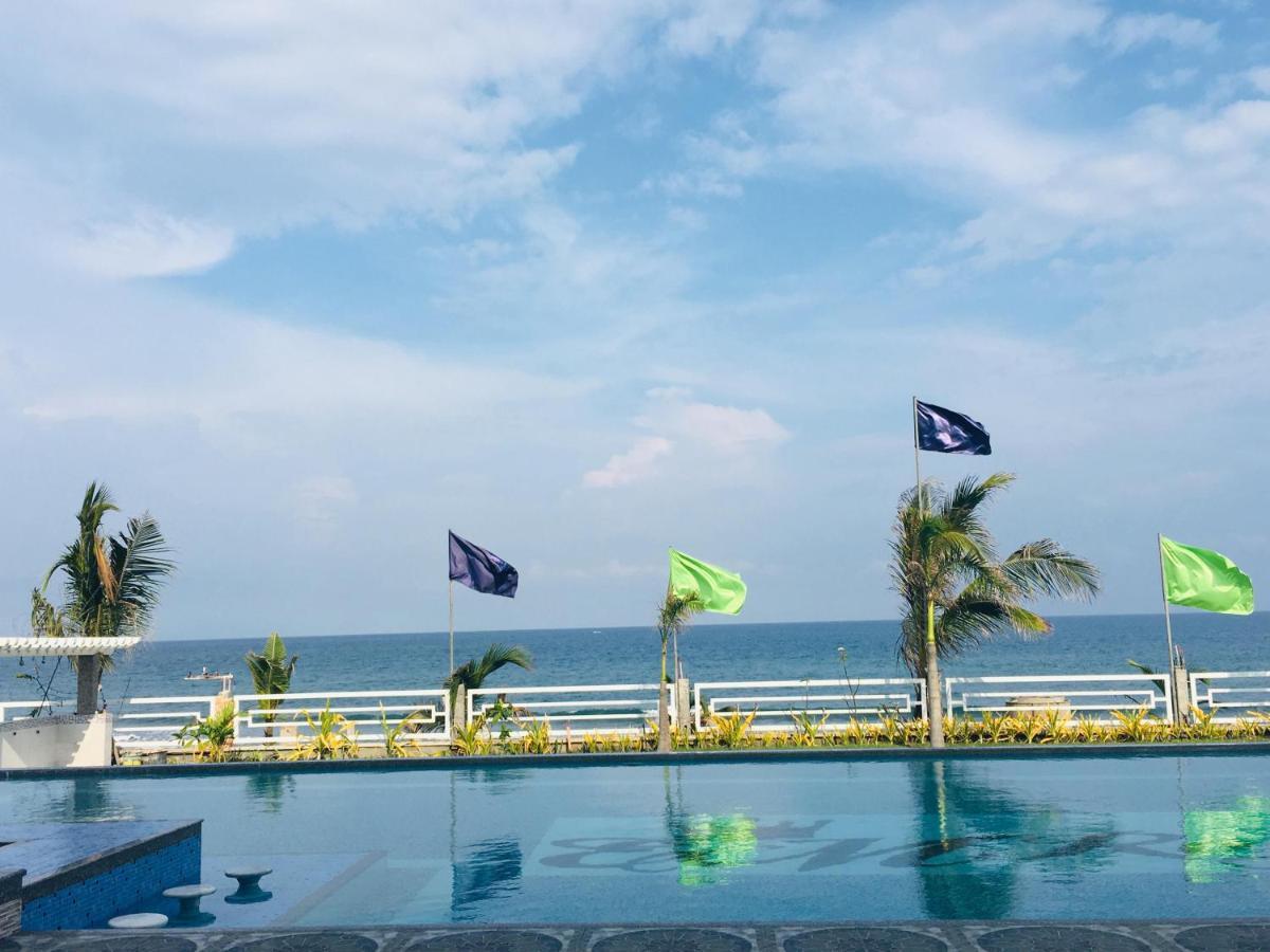 Em Royalle Hotel & Beach Resort San Juan  Esterno foto
